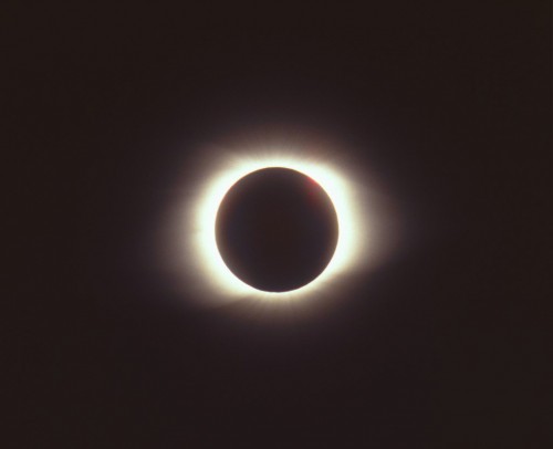 Total_solar_eclipse_of_March_9_1997